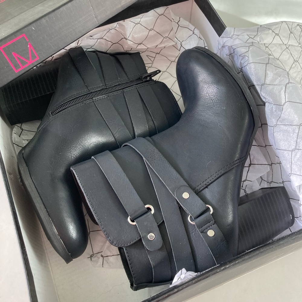 Material Girl Black Booties 7.5 M
